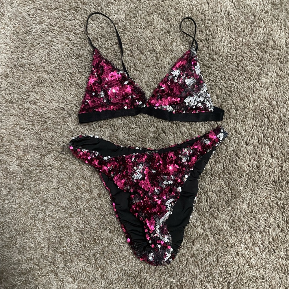 Club exx sequin set